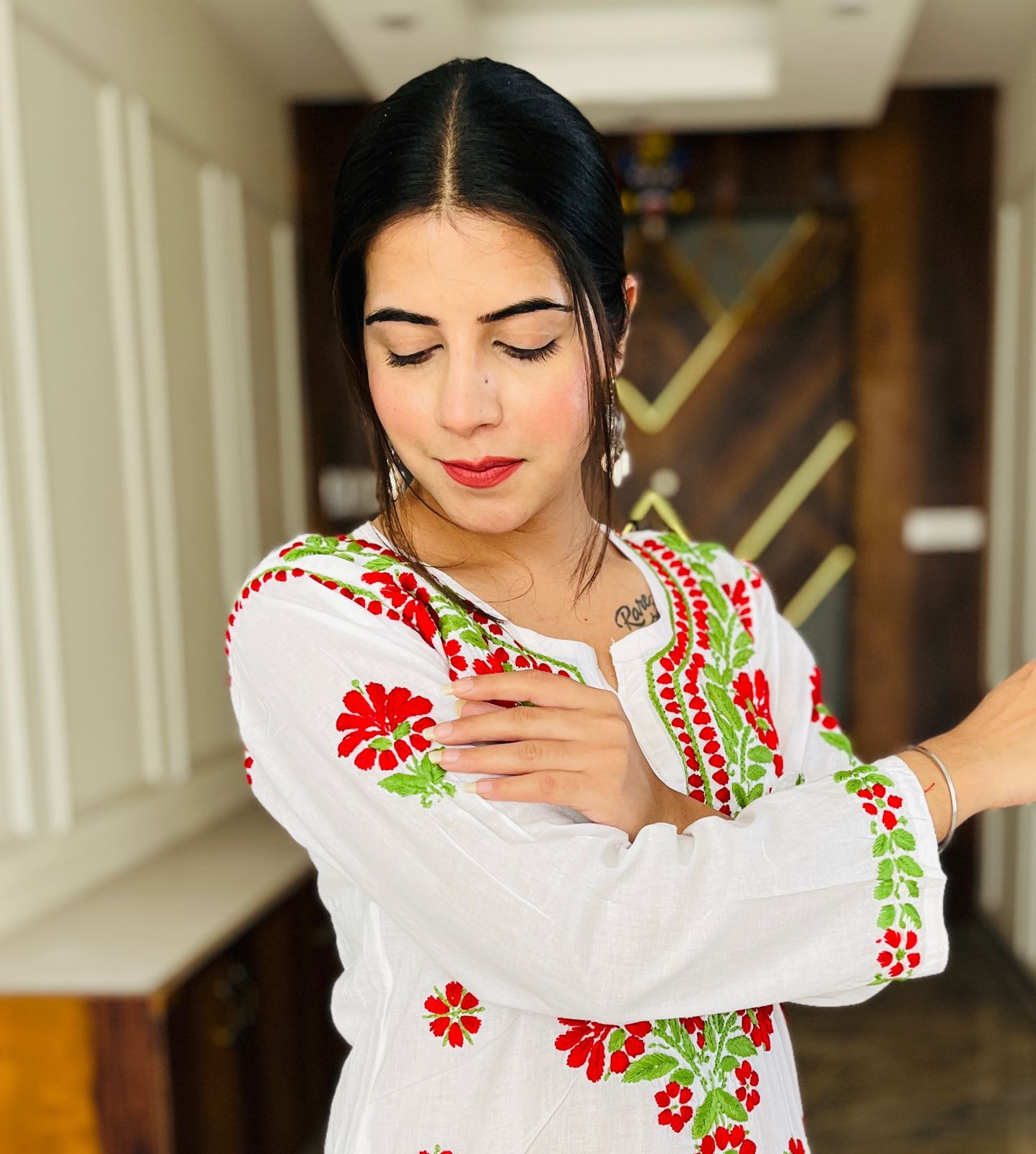 Pearl Canvas – White Kurti with Vibrant Red & Olive Chikankari Thread Work