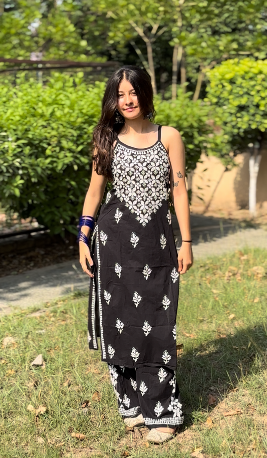 Shadow & Silk – Mulmul Black Spaghetti Palazzo Set with White Artisanal Threadwork