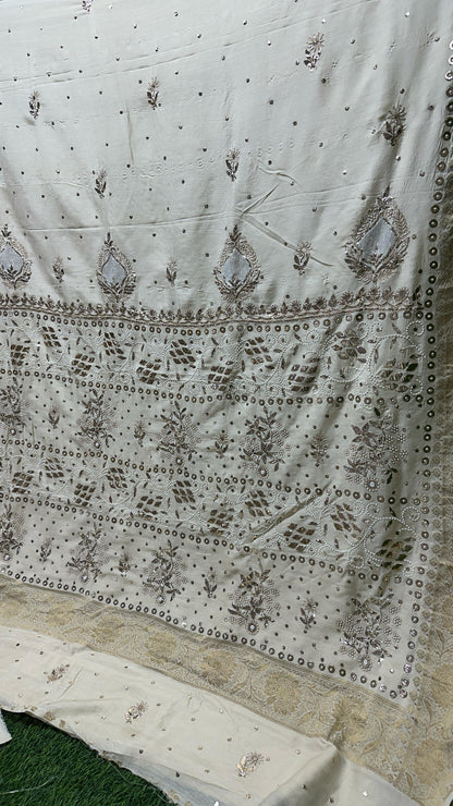 Exquisite Pure Desi Moonga Silk Saree – A Symbol of Timeless Luxury